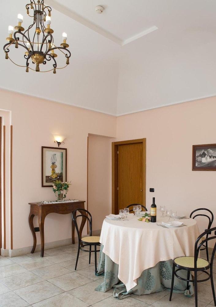 Hotel Ramapendula Альберобелло Экстерьер фото